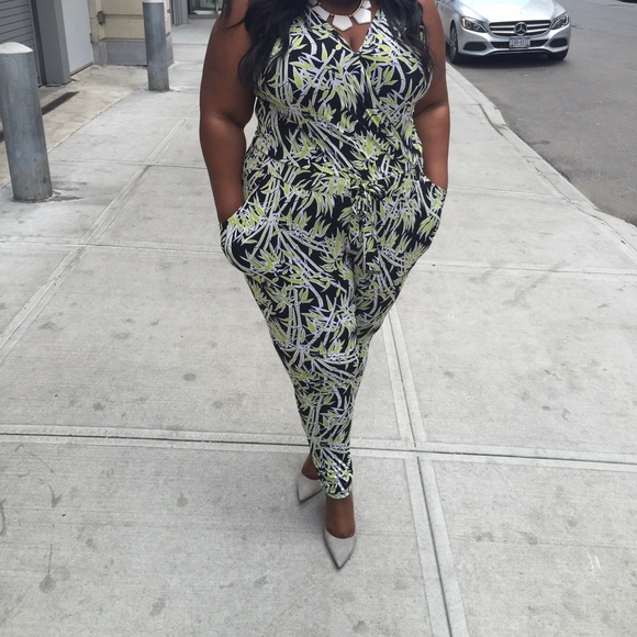 Michael Kors Palm print curve hugging jumpsuit - Picture 10 of 10